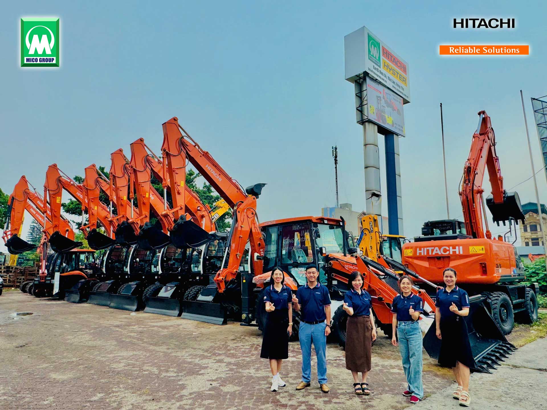 Máy xây dựng Hitachi tại kho xưởng MICO 2025.