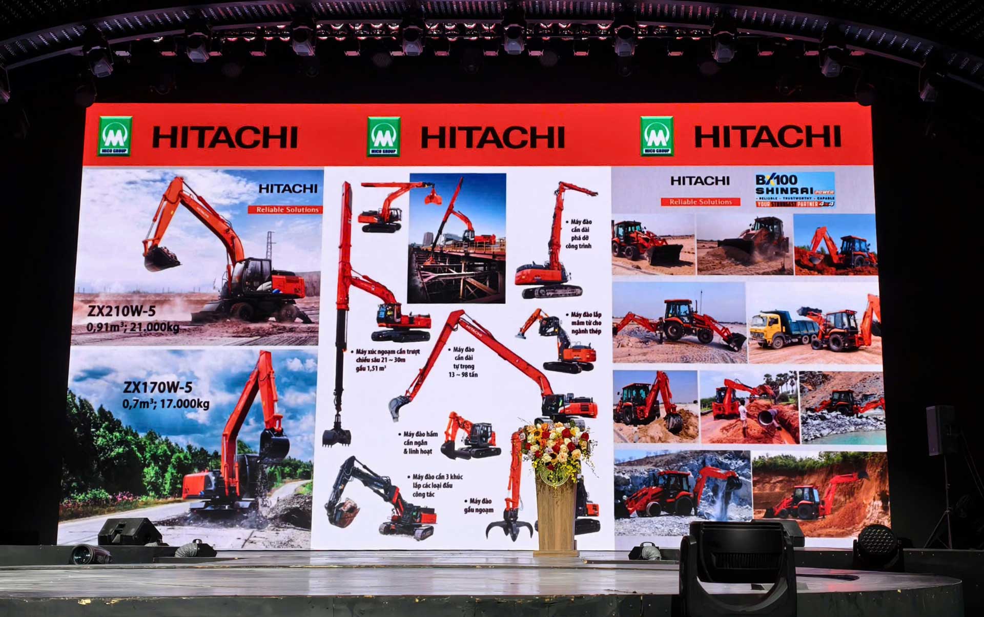 Ông Munetoshi Takahashi Quản lý bán hàng và Marketing Thương hiệu Hitachi