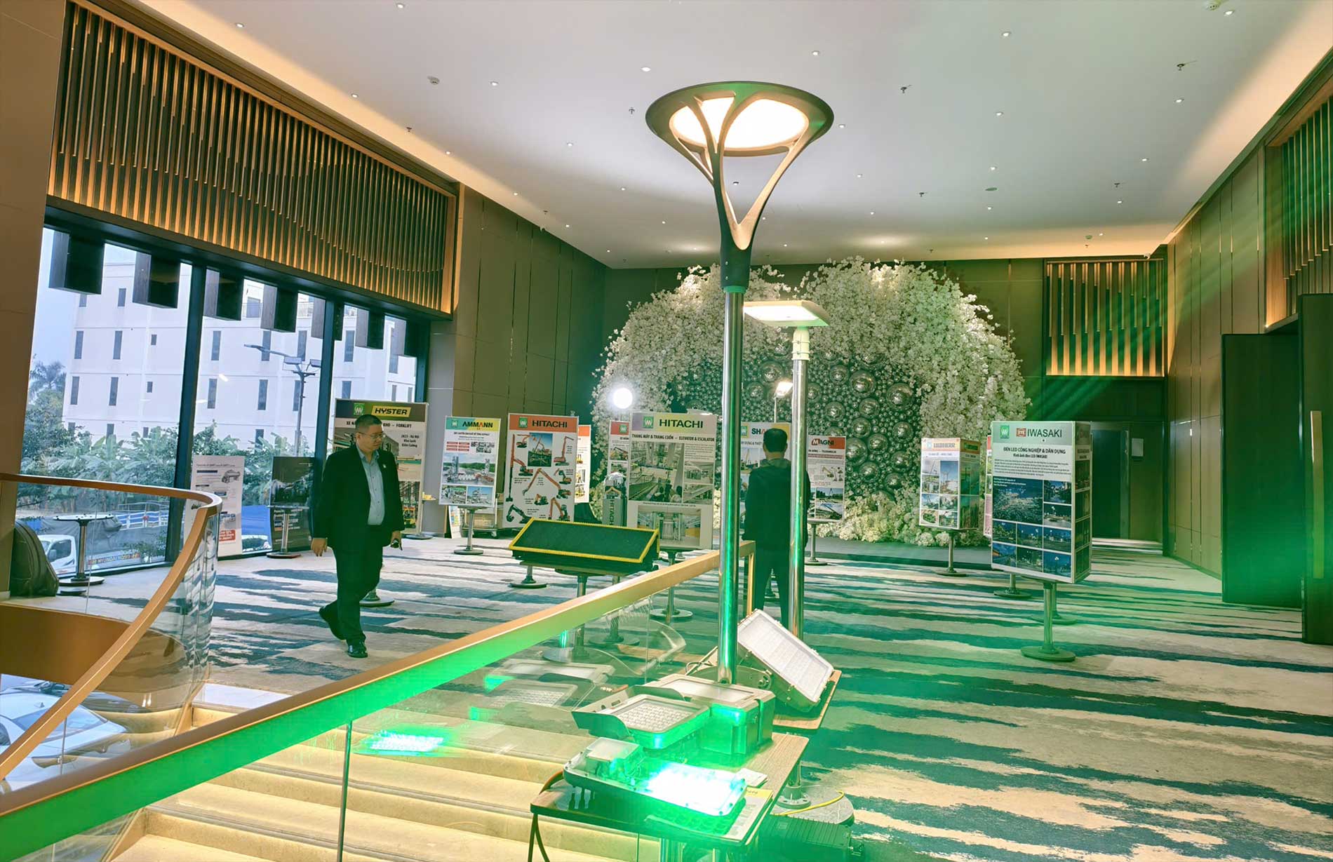 Iwasaki là một tập đoàn có lịch sử lâu đời của Nhật Bản&nbsp;cung cấp các sản phẩm chiếu sáng và hệ thống công nghiệp hàng đầu trên toàn thế giới