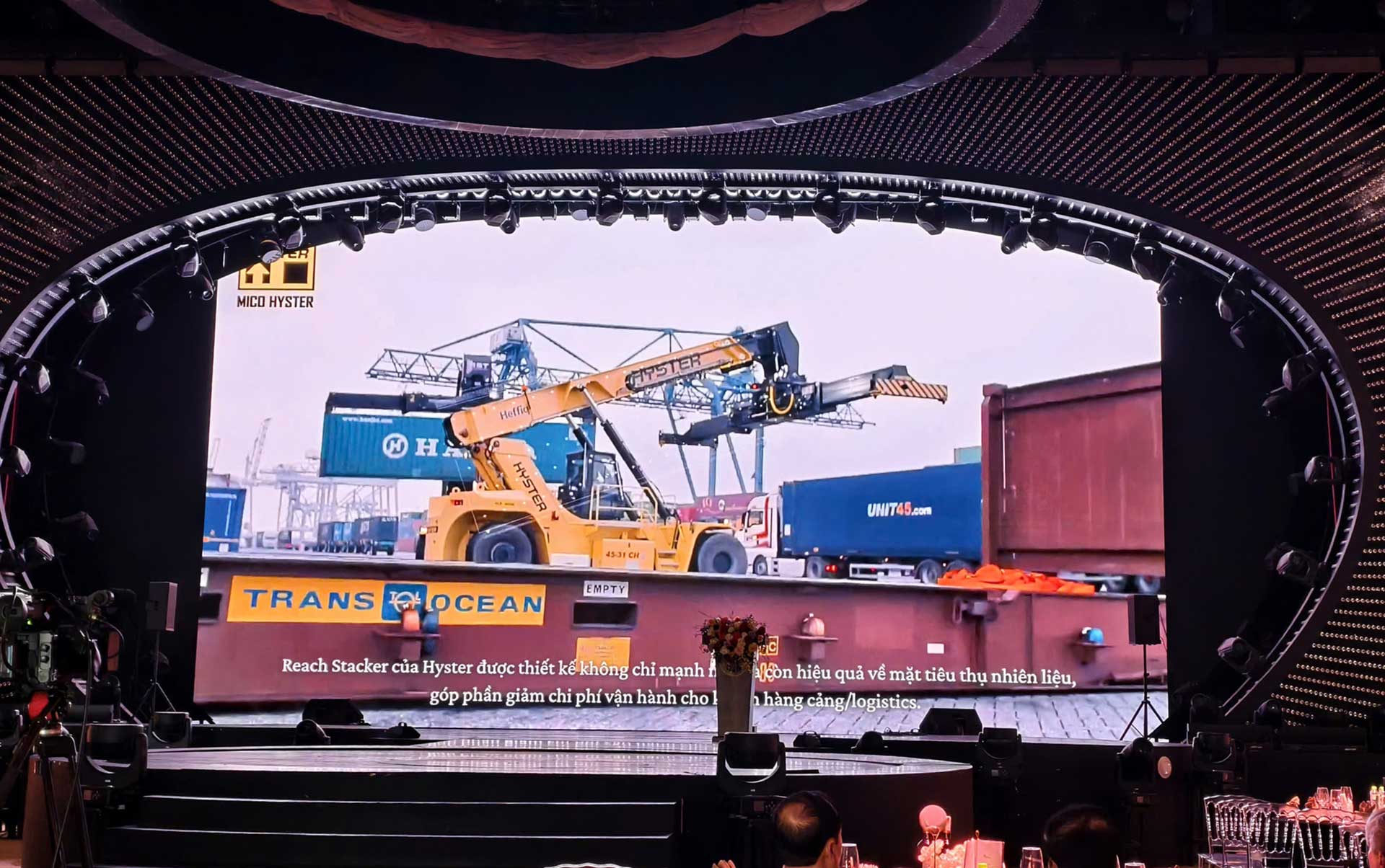 Xe nâng hàng Hyster