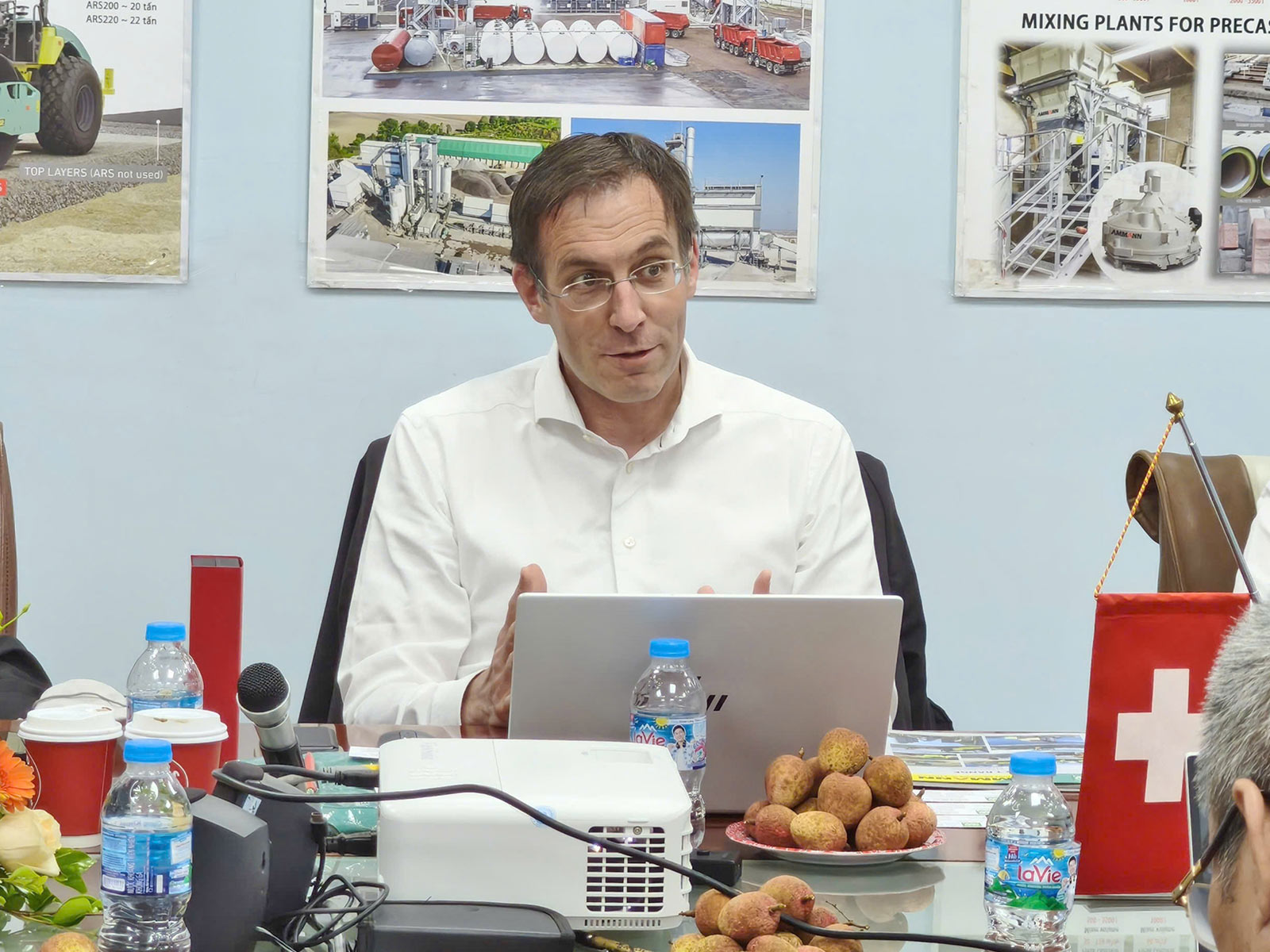 CEO Ammann thăm Trụ sở MICO GROUP và Giới thiệu dòng sản phẩm hãng mới ra mắt